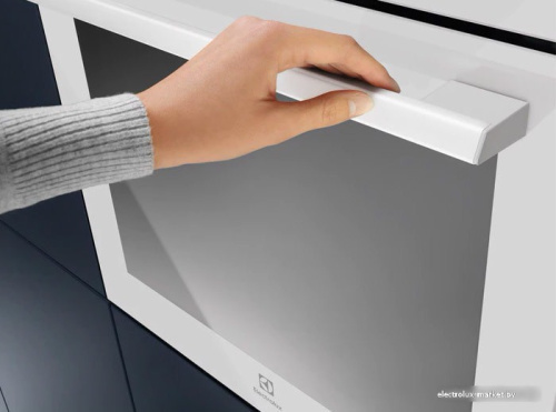 Электрический духовой шкаф Electrolux OKC8H39WV фото 1