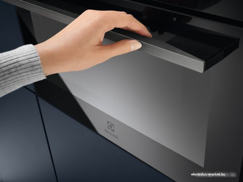 Электрический духовой шкаф Electrolux CombiQuick 800 KVLBE08H фото 5